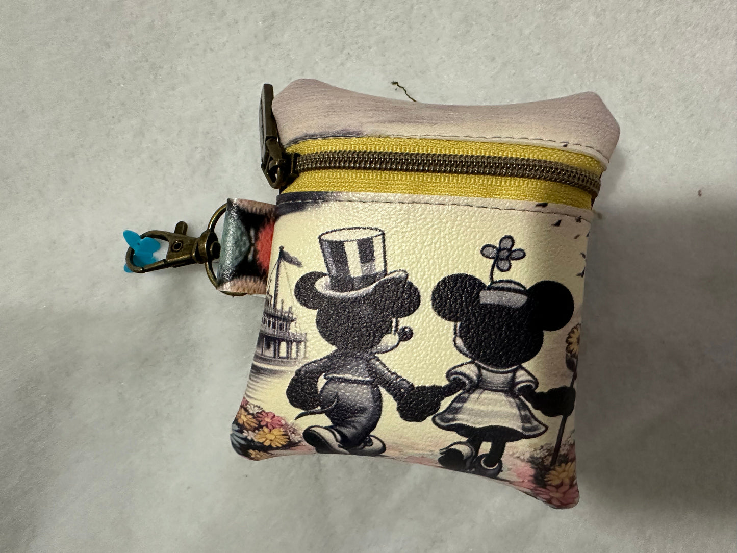 Mini Disney Pouch (4x4)