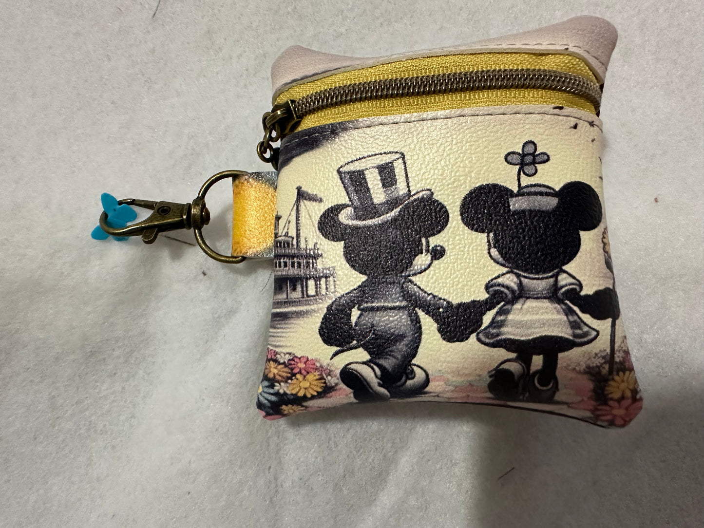 Mini Disney Pouch (4x4)