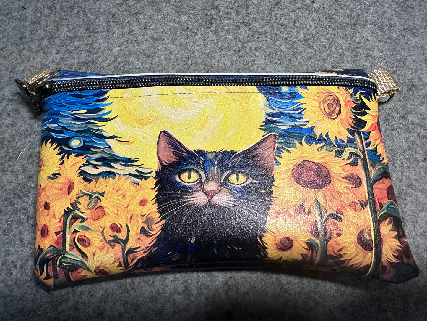 Medium Cat Crossbody (9x6)